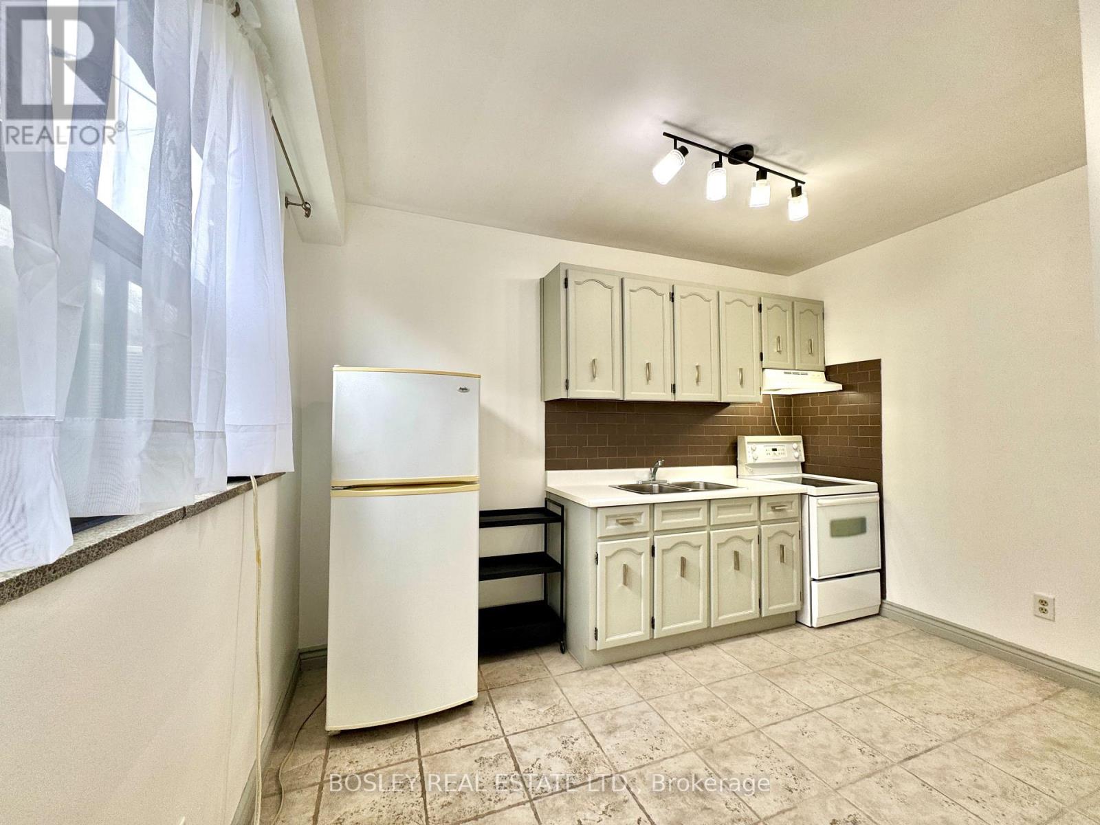 Photo 16 of 108 740 Eglinton Avenue W, Toronto ON