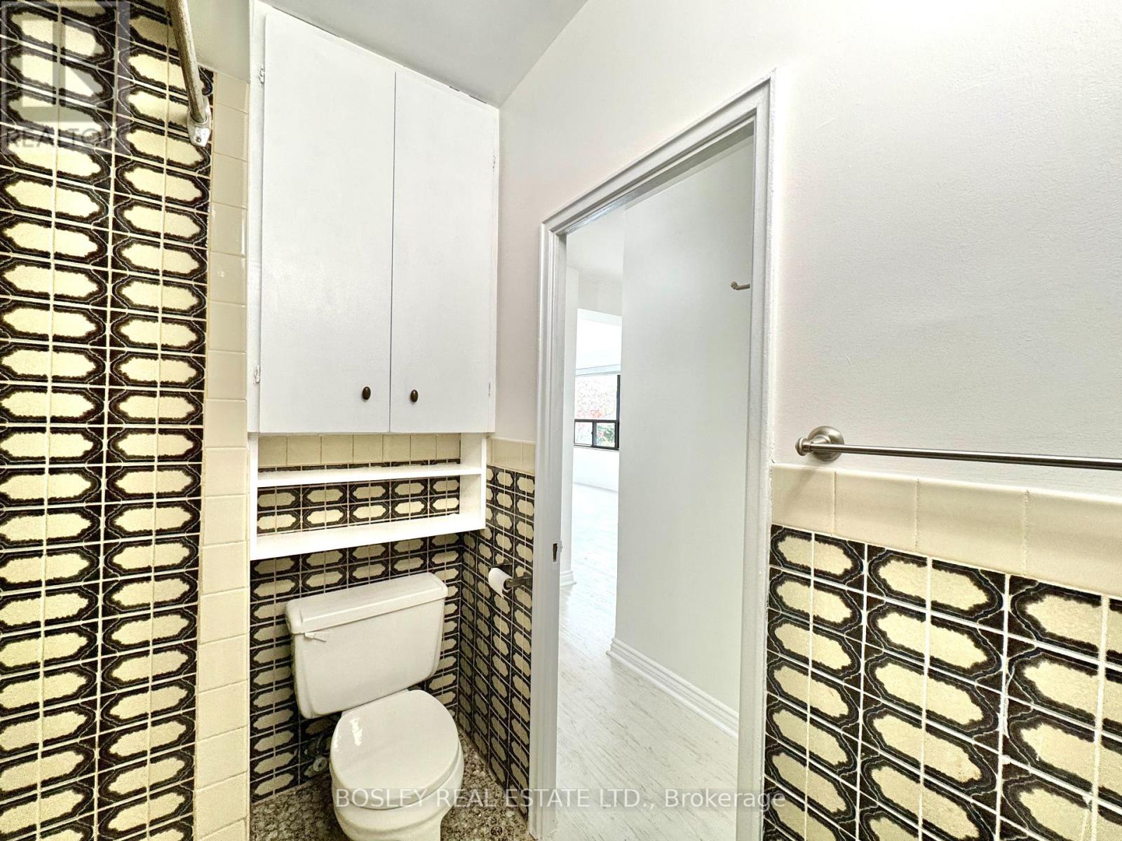 Photo 7 of 108 740 Eglinton Avenue W, Toronto ON