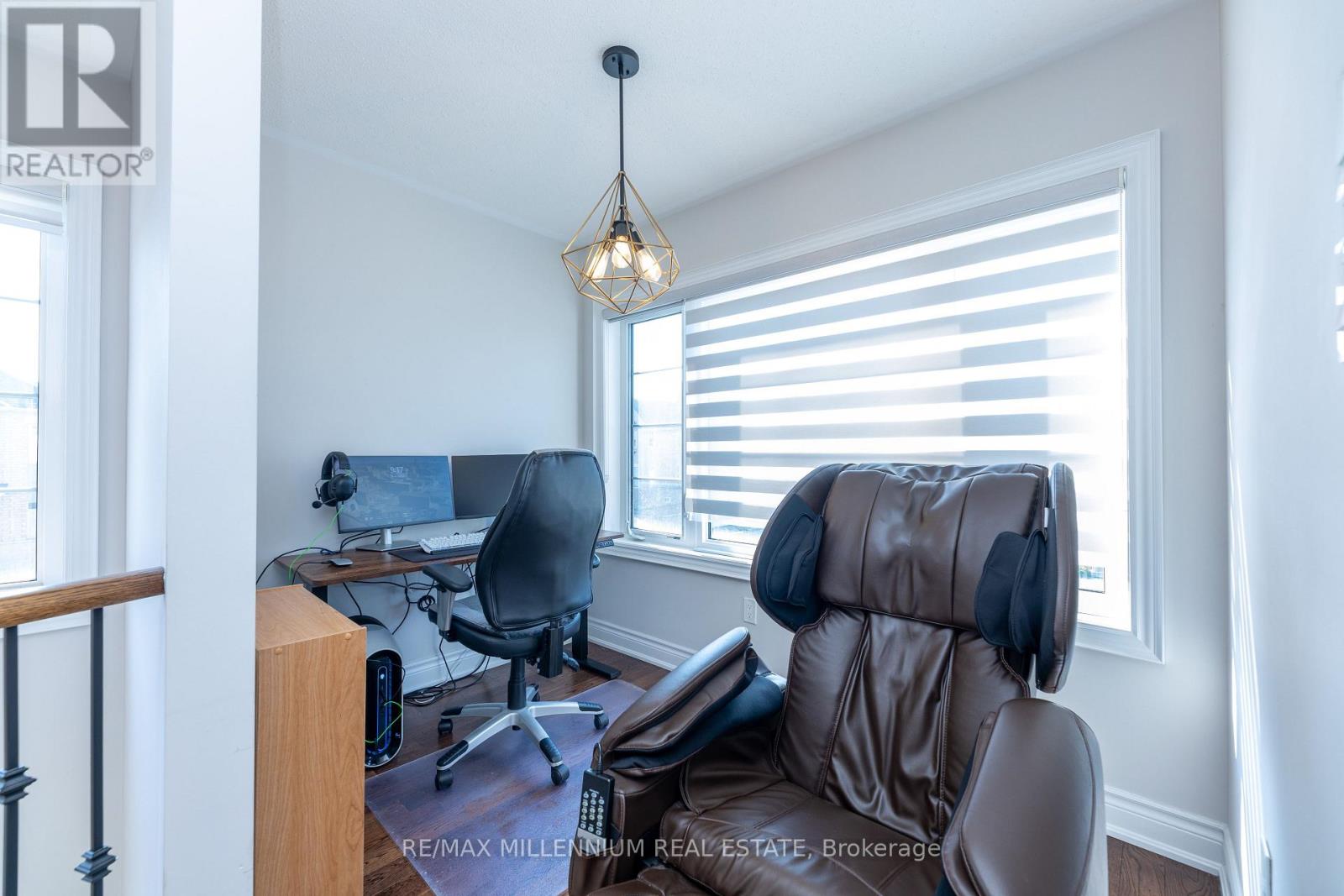Photo 30 of 40 Frederick Pearson Street, East Gwillimbury ON