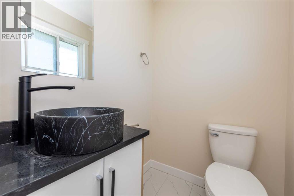 Photo 23 of 209 47 Street Se, Calgary AB