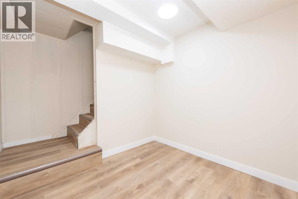 Photo 2 of 209 47 Street Se, Calgary AB