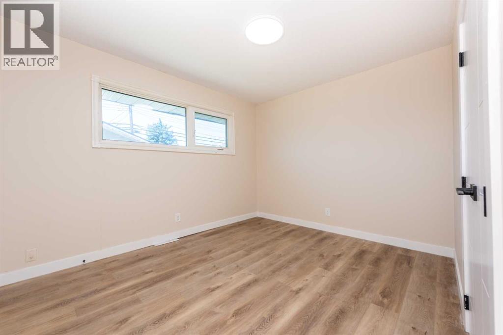 Photo 11 of 209 47 Street Se, Calgary AB