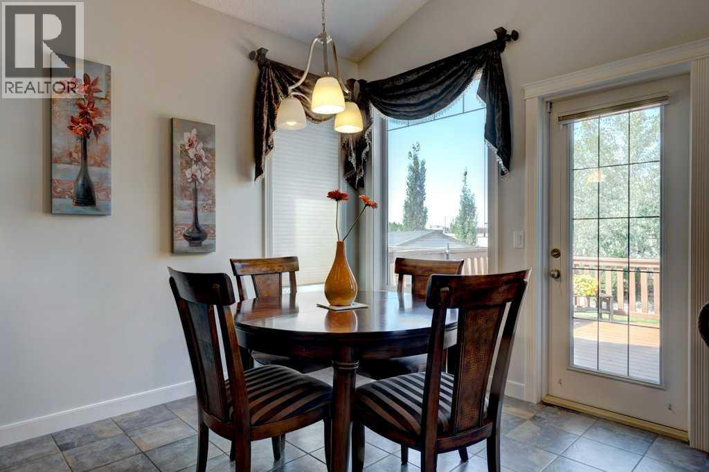 Photo 10 of 2604 Coopers Circle Sw, Airdrie AB
