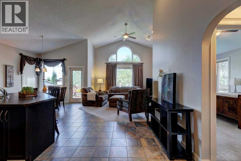 Photo 2 of 2604 Coopers Circle Sw, Airdrie AB