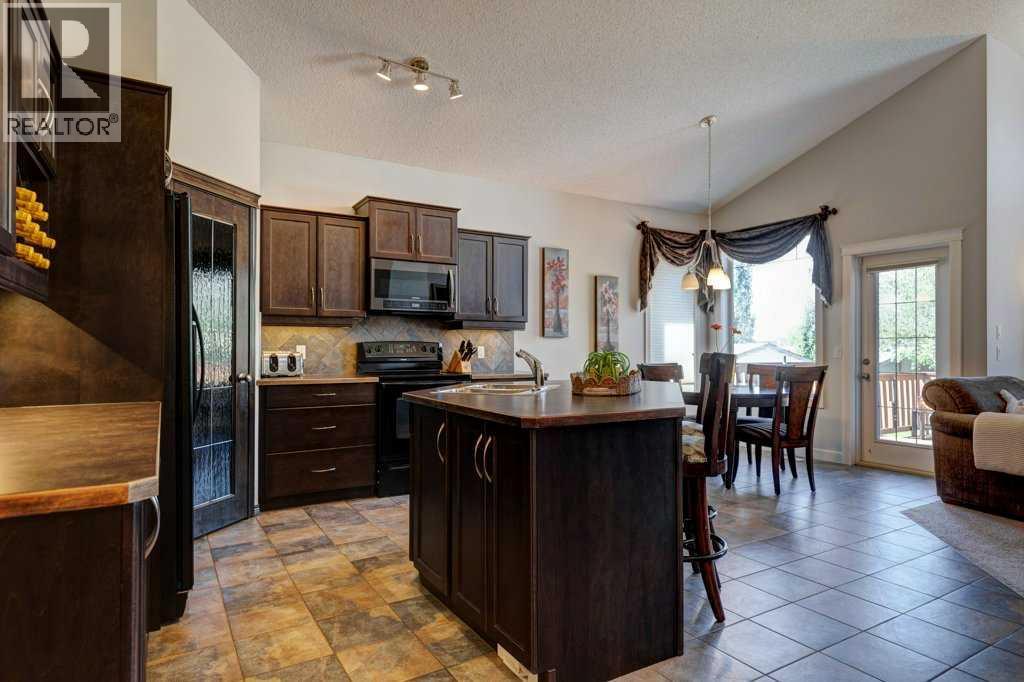 Photo 7 of 2604 Coopers Circle Sw, Airdrie AB