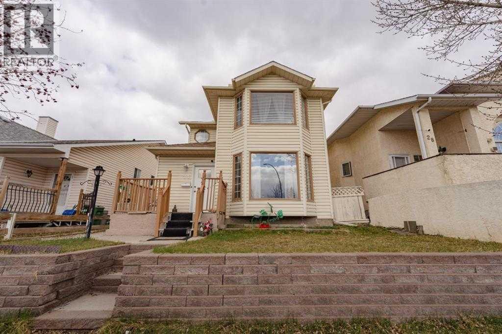 Photo 15 of 24 Laguna Close Ne, Calgary AB