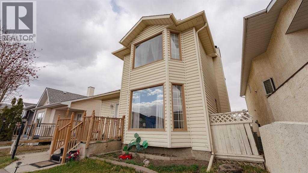 Photo 5 of 24 Laguna Close Ne, Calgary AB