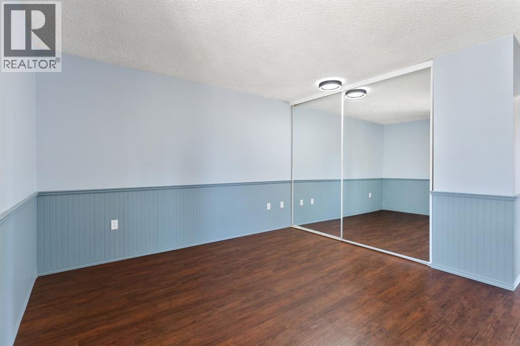 Photo 11 of 1912 16 Street, Didsbury AB