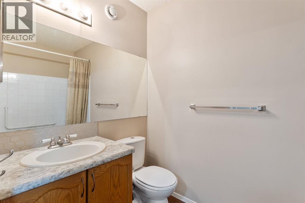 Photo 22 of 1912 16 Street, Didsbury AB