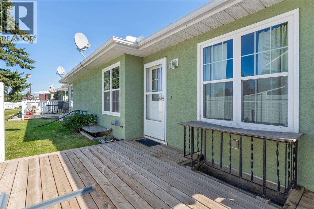 Photo 18 of 1912 16 Street, Didsbury AB