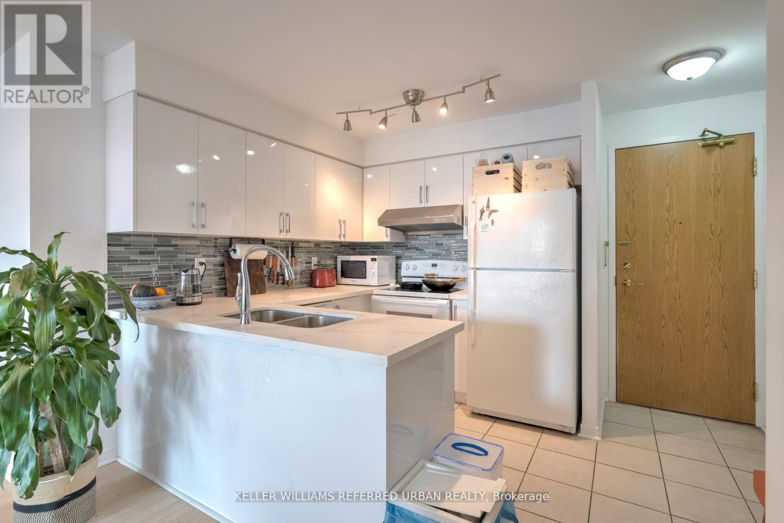 Photo 13 of 1605 5500 Yonge Street, Toronto ON
