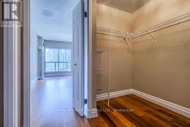 Photo 14 of 1003 25 The Esplanade Street, Toronto ON