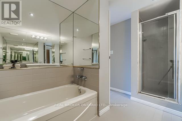 Photo 16 of 1003 25 The Esplanade Street, Toronto ON