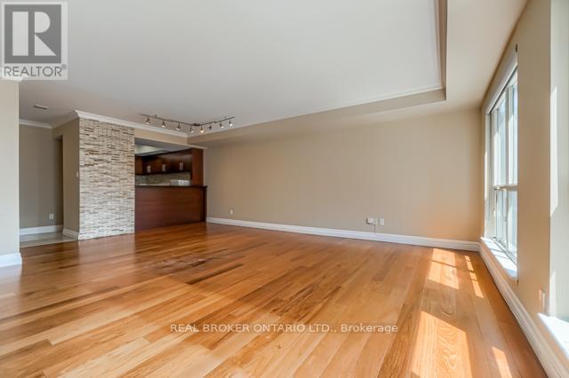 Photo 11 of 1003 25 The Esplanade Street, Toronto ON