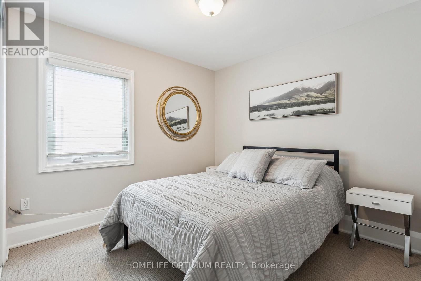 Photo 1 of 52 Hillsdale Avenue W, Toronto ON