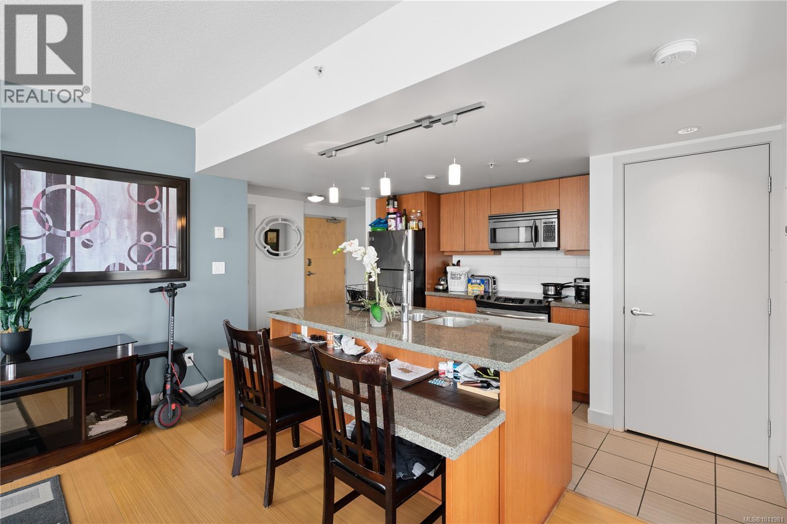 Photo 2 of 606 760 Johnson St, Victoria BC
