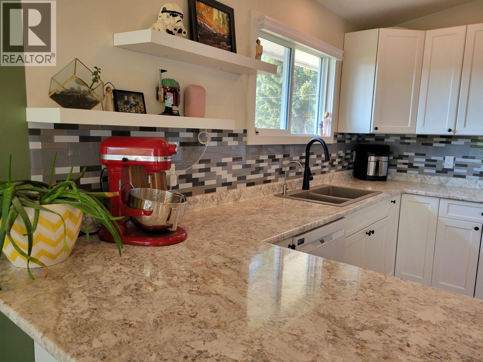 343 W COLUMBIA STREET, Vanderhoof