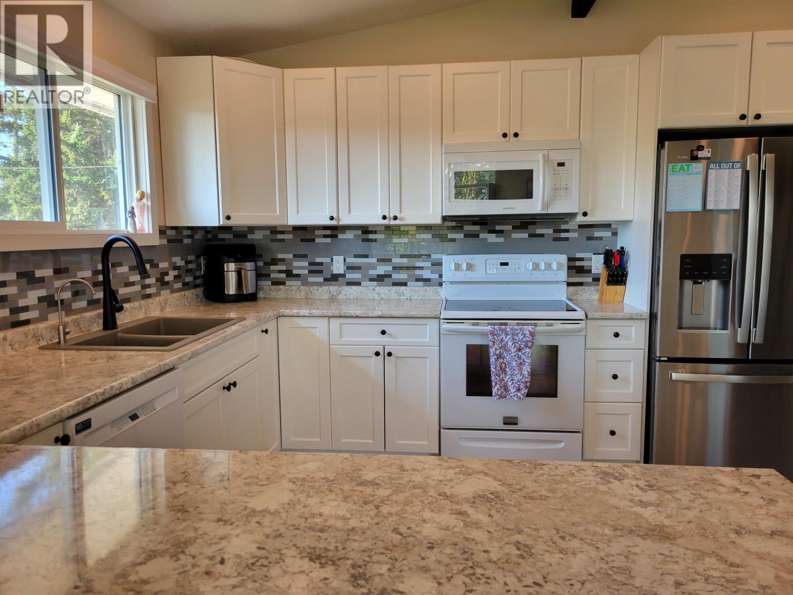 343 W COLUMBIA STREET, Vanderhoof