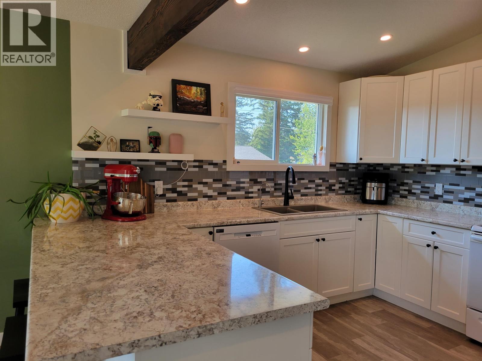 343 W COLUMBIA STREET, Vanderhoof