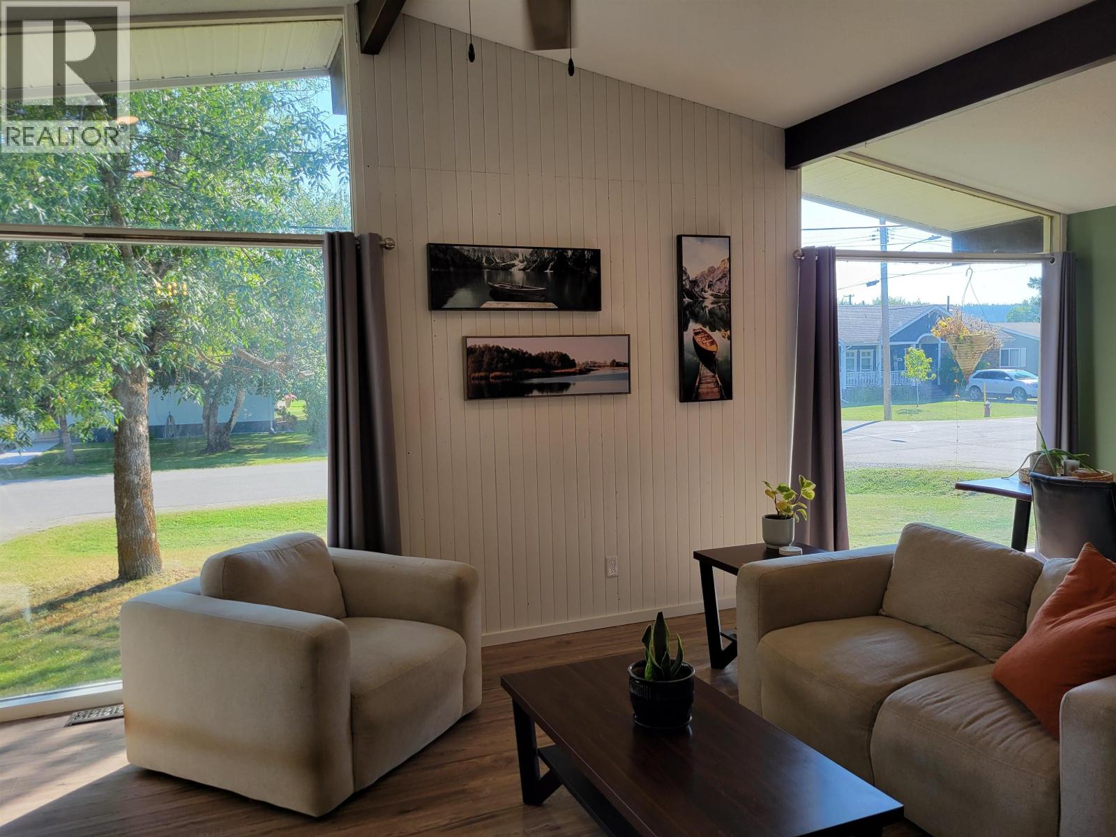 343 W COLUMBIA STREET, Vanderhoof