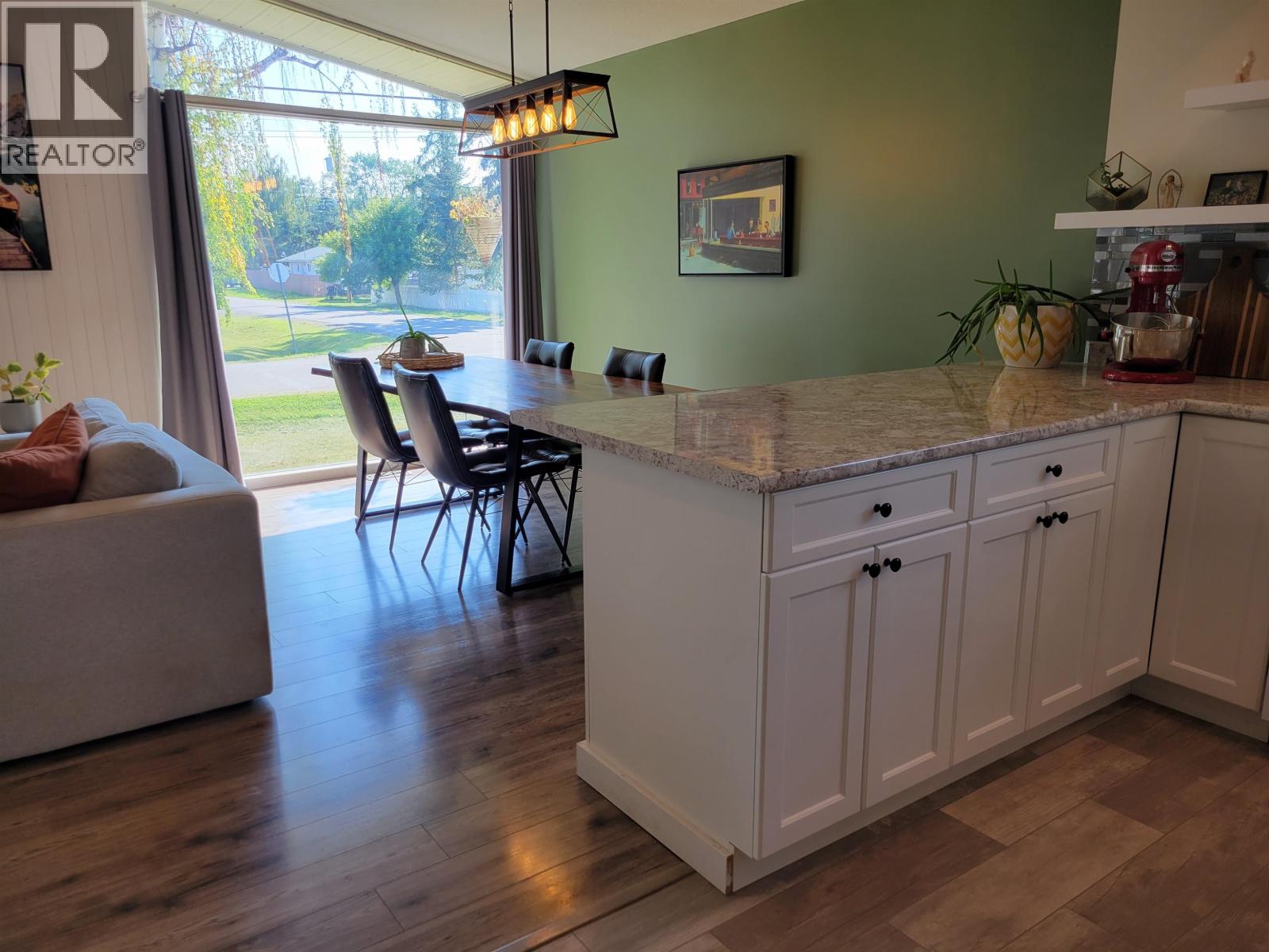 343 W COLUMBIA STREET, Vanderhoof