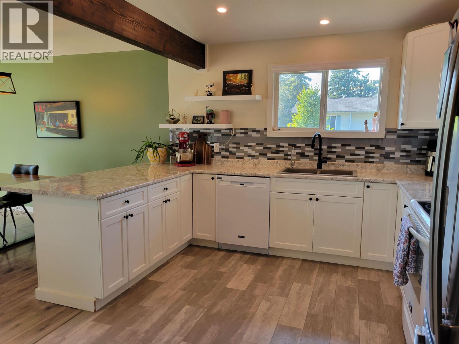 343 W COLUMBIA STREET, Vanderhoof
