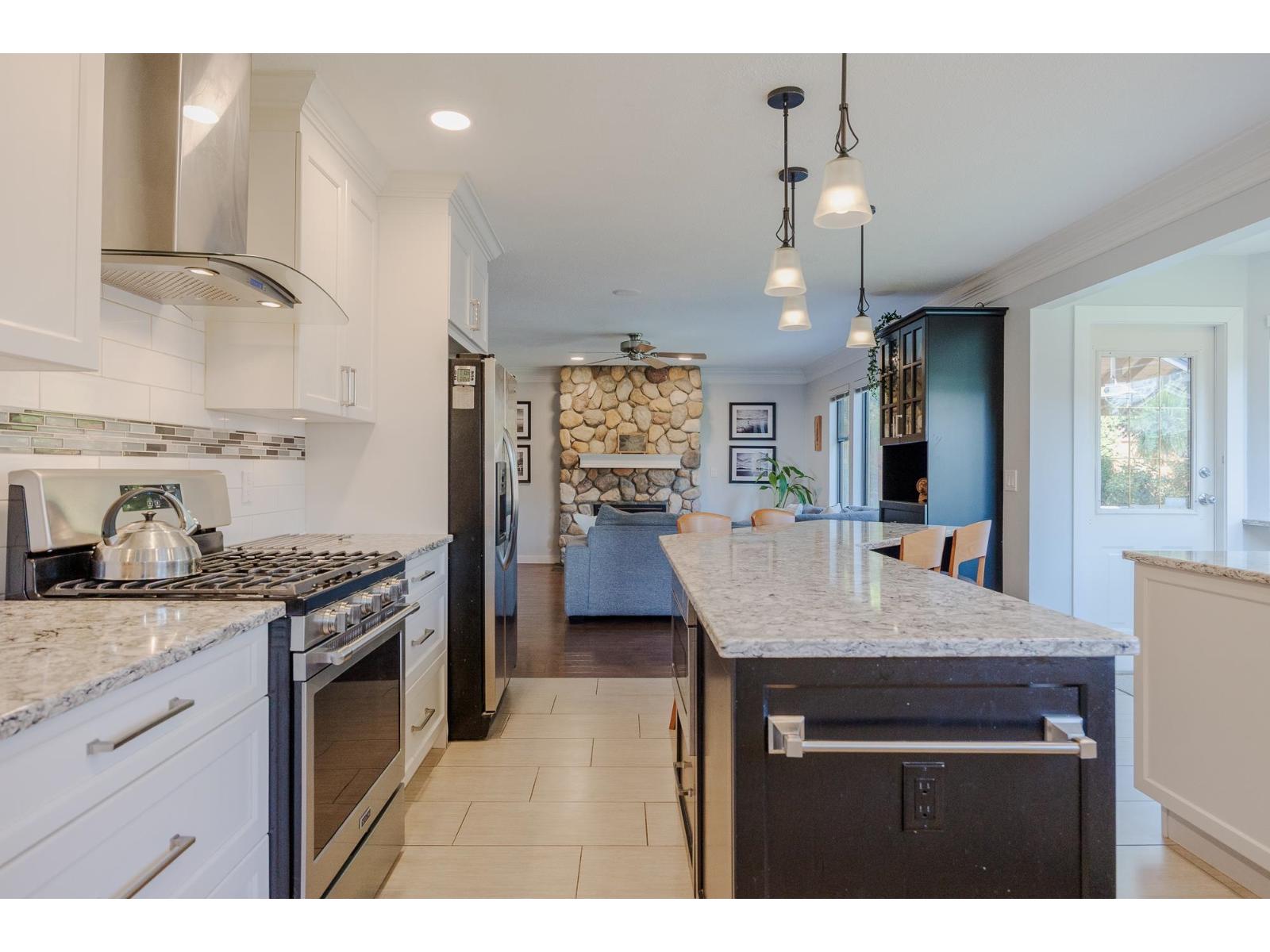 Photo 6 of 19009 59 A Avenue, Surrey BC