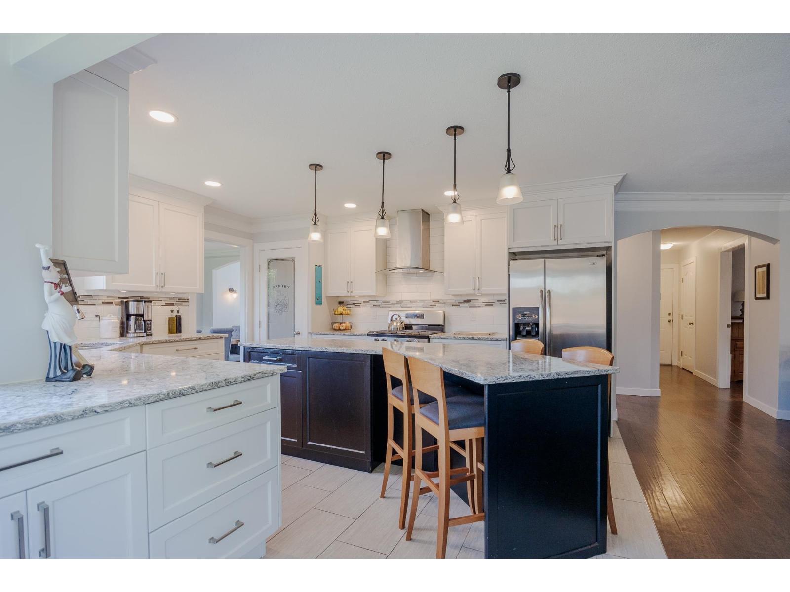 Photo 8 of 19009 59 A Avenue, Surrey BC