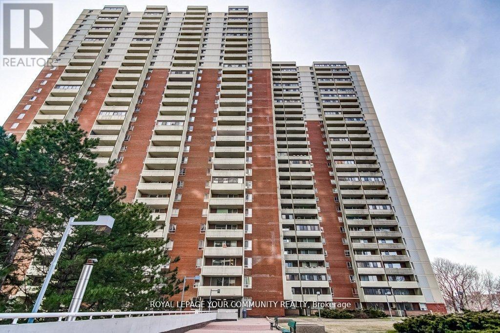 Photo 4 of 2205 1 Massey Square, Toronto ON