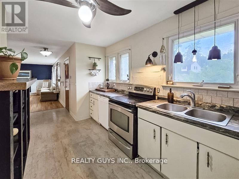 Photo 12 of 650 Crawford Drive, Peterborough ON