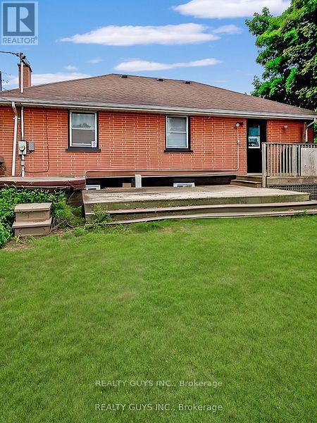 Photo 5 of 650 Crawford Drive, Peterborough ON