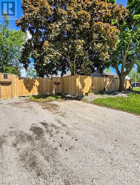 Photo 10 of 650 Crawford Drive, Peterborough ON
