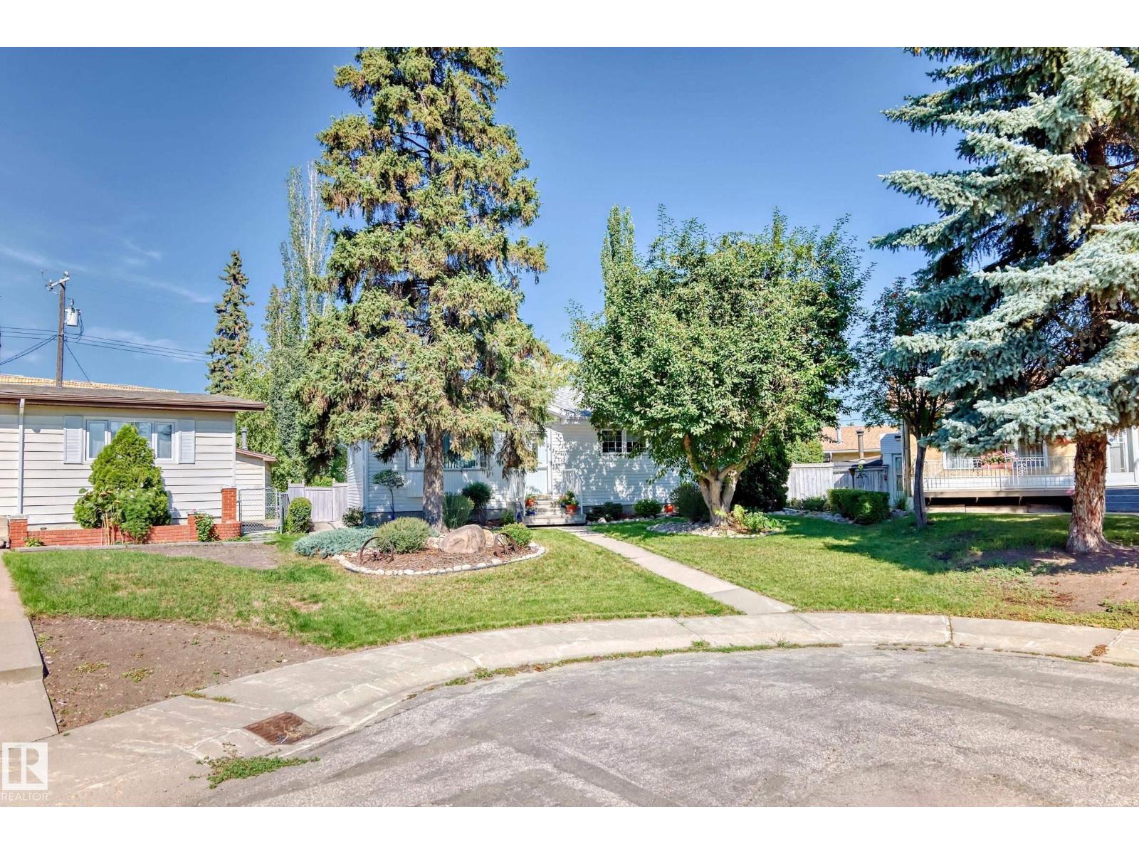 Photo 18 of 8602 158 St Nw, Edmonton AB