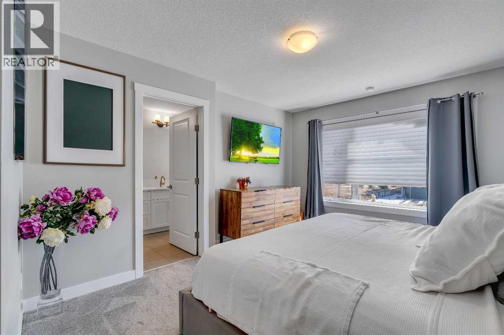 Photo 5 of 27 Cranbrook Court Se, Calgary AB