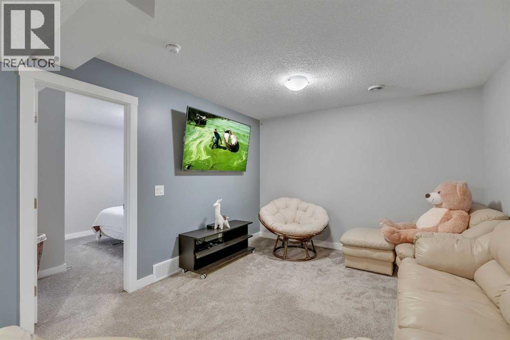 Photo 16 of 27 Cranbrook Court Se, Calgary AB