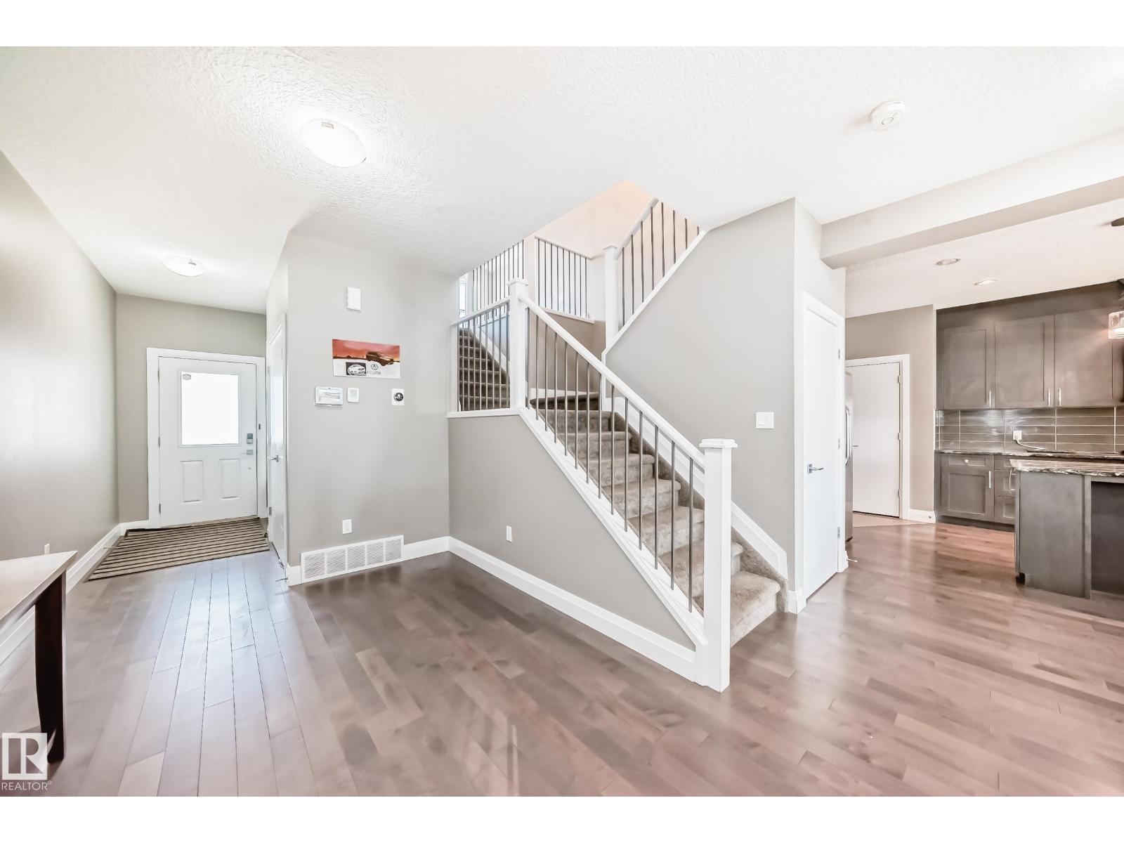 Photo 15 of 4155 Charles Link Li Sw, Edmonton AB