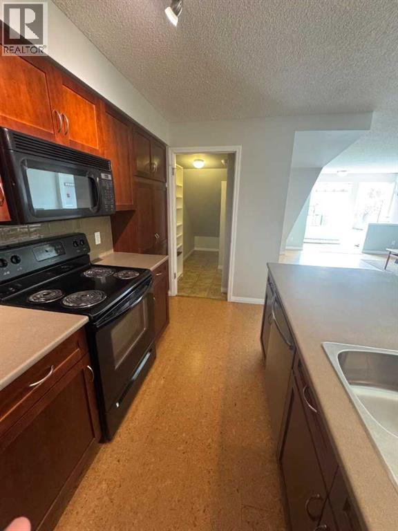 Photo 5 of 214 Mckenzie Towne Lane Se, Calgary AB