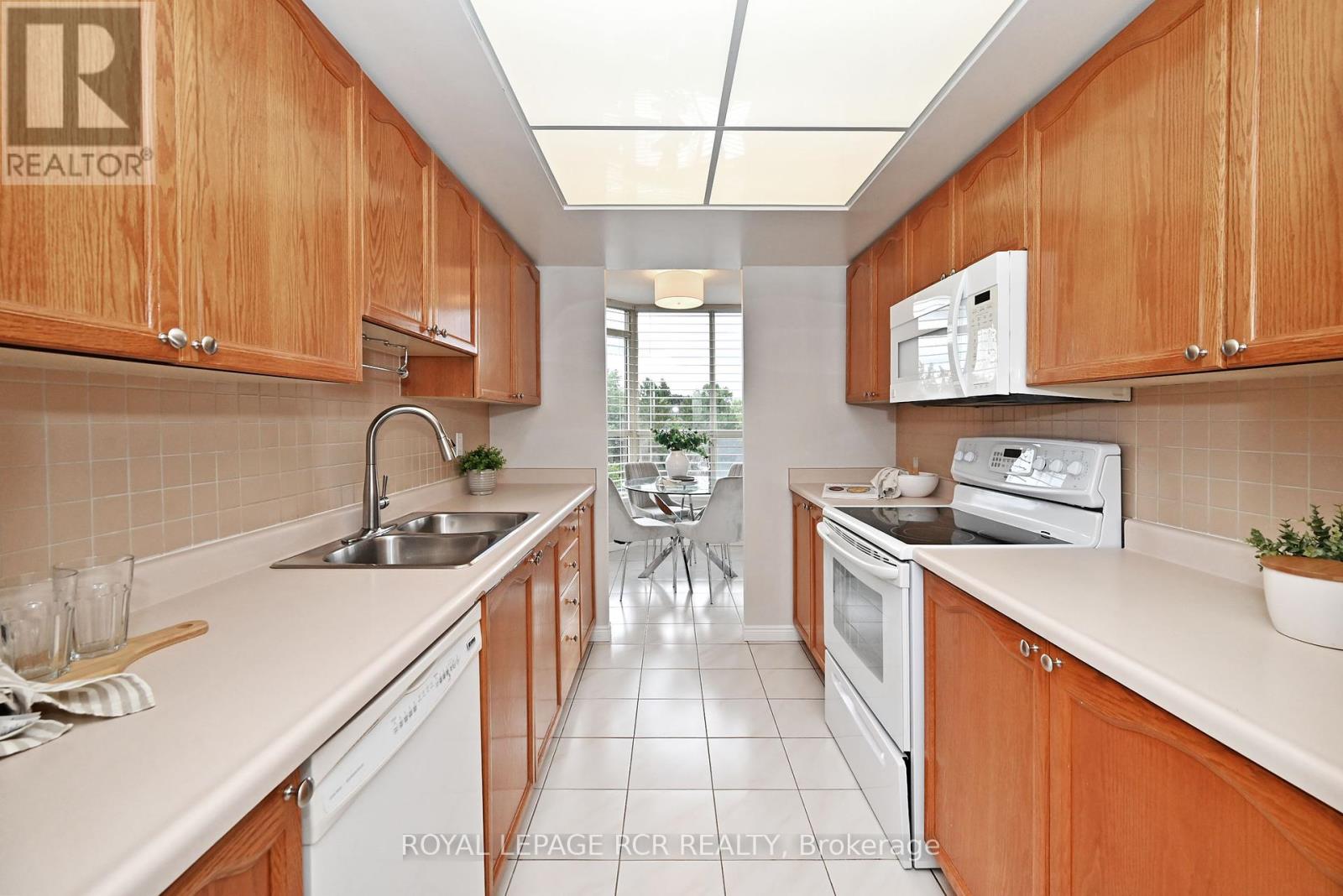 Photo 20 of 311 14924 Yonge Street, Aurora ON