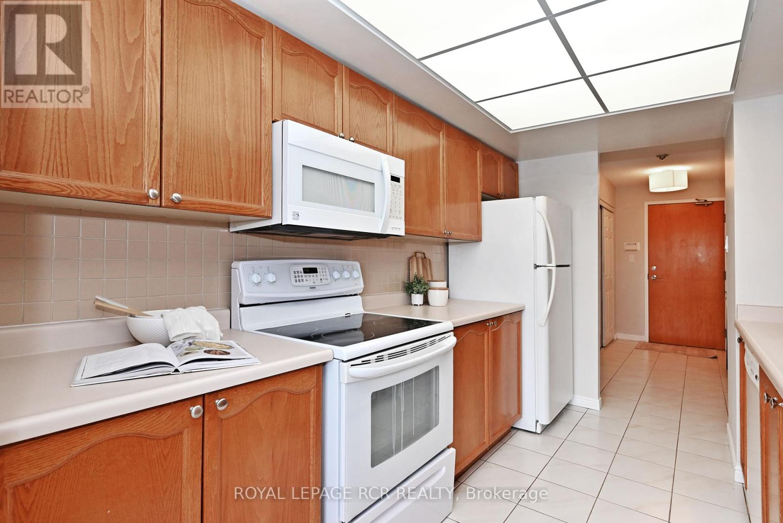 Photo 17 of 311 14924 Yonge Street, Aurora ON