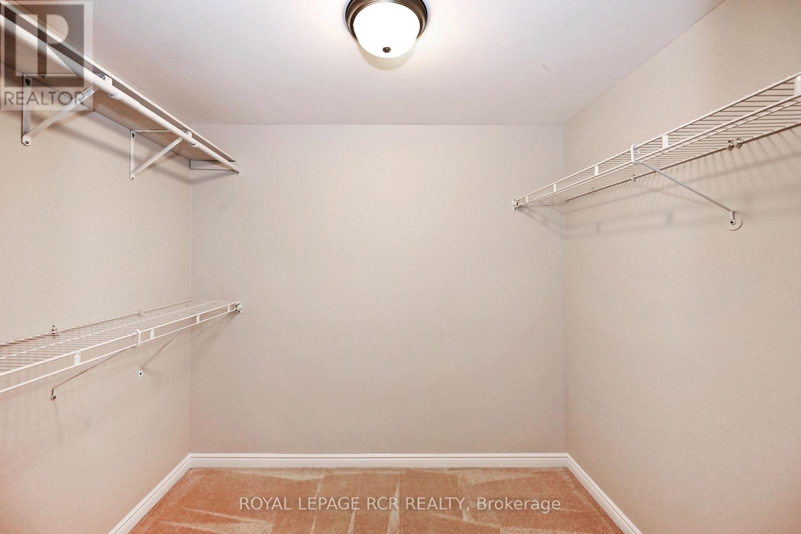 Photo 10 of 311 14924 Yonge Street, Aurora ON