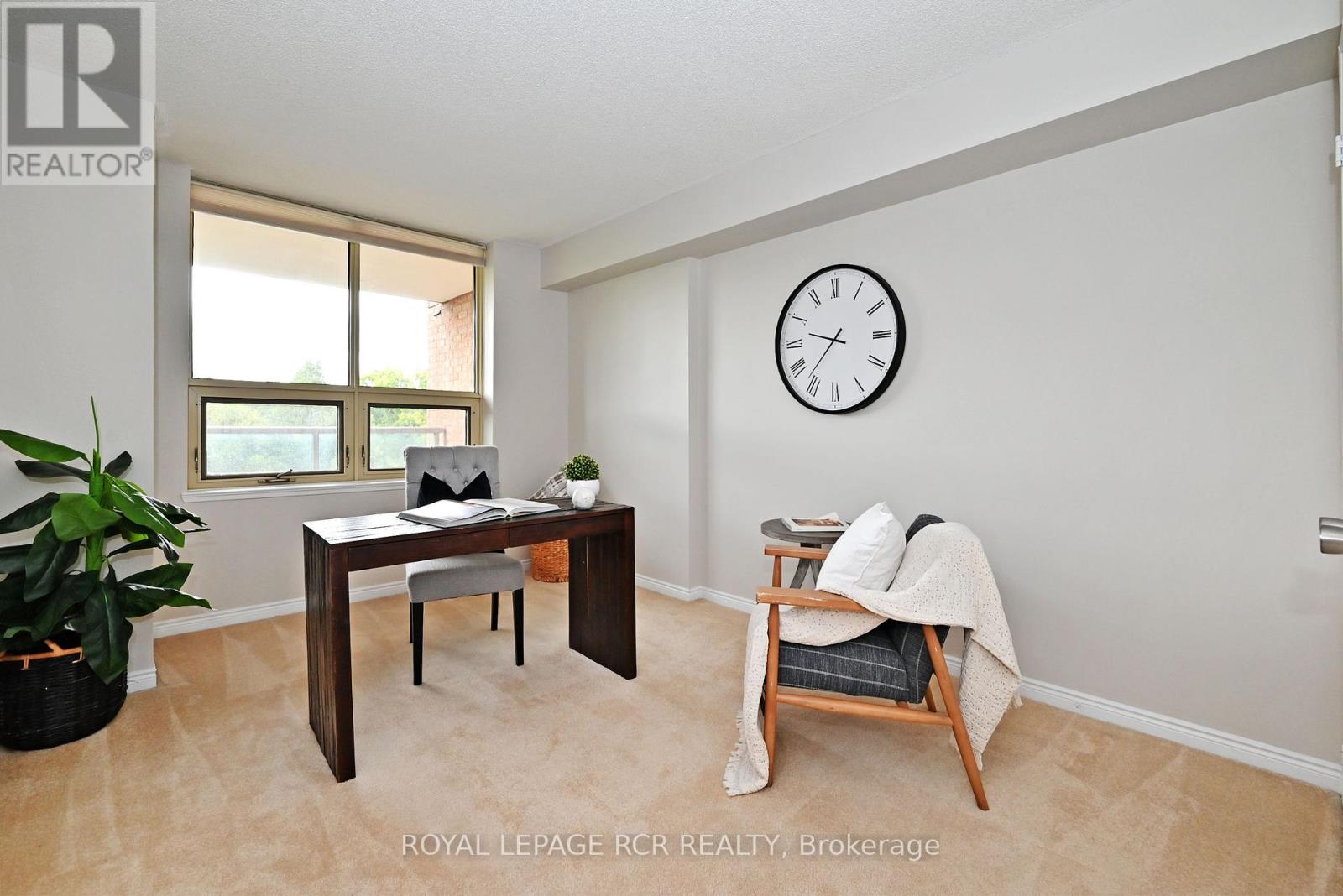 Photo 7 of 311 14924 Yonge Street, Aurora ON