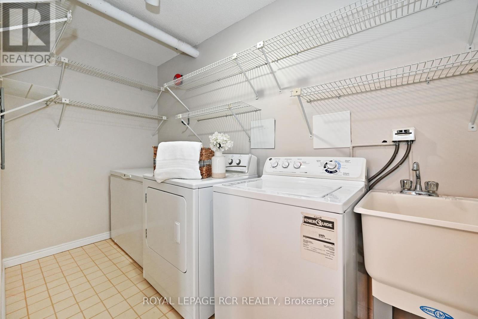 Photo 15 of 311 14924 Yonge Street, Aurora ON