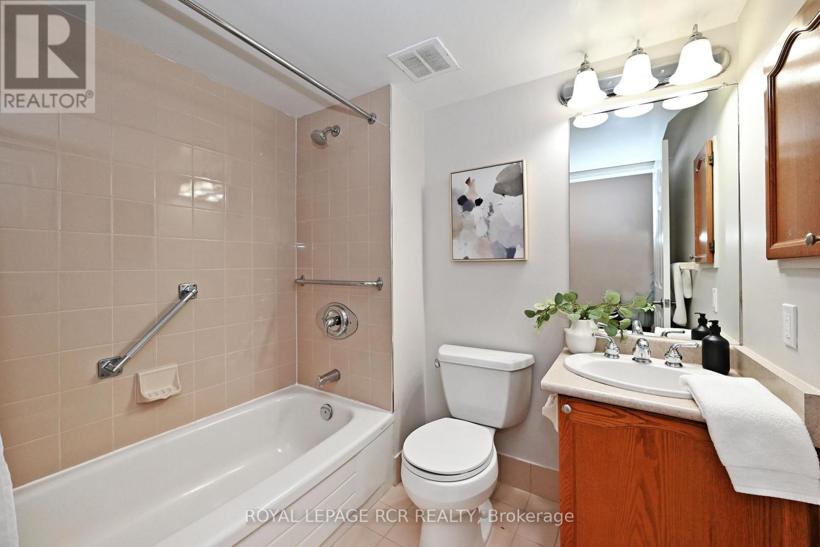 Photo 37 of 311 14924 Yonge Street, Aurora ON