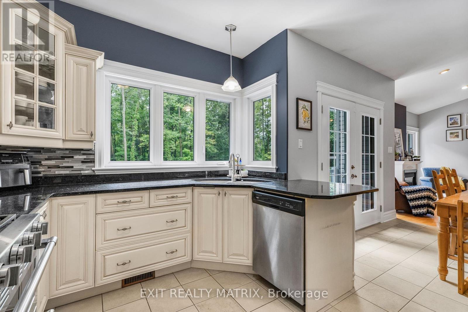 Photo 9 of 1736 Groves Road, Russell ON