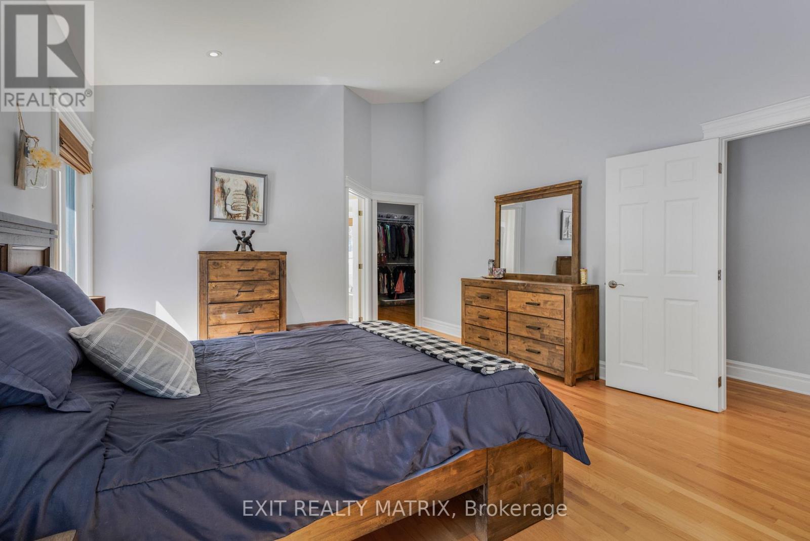 Photo 8 of 1736 Groves Road, Russell ON