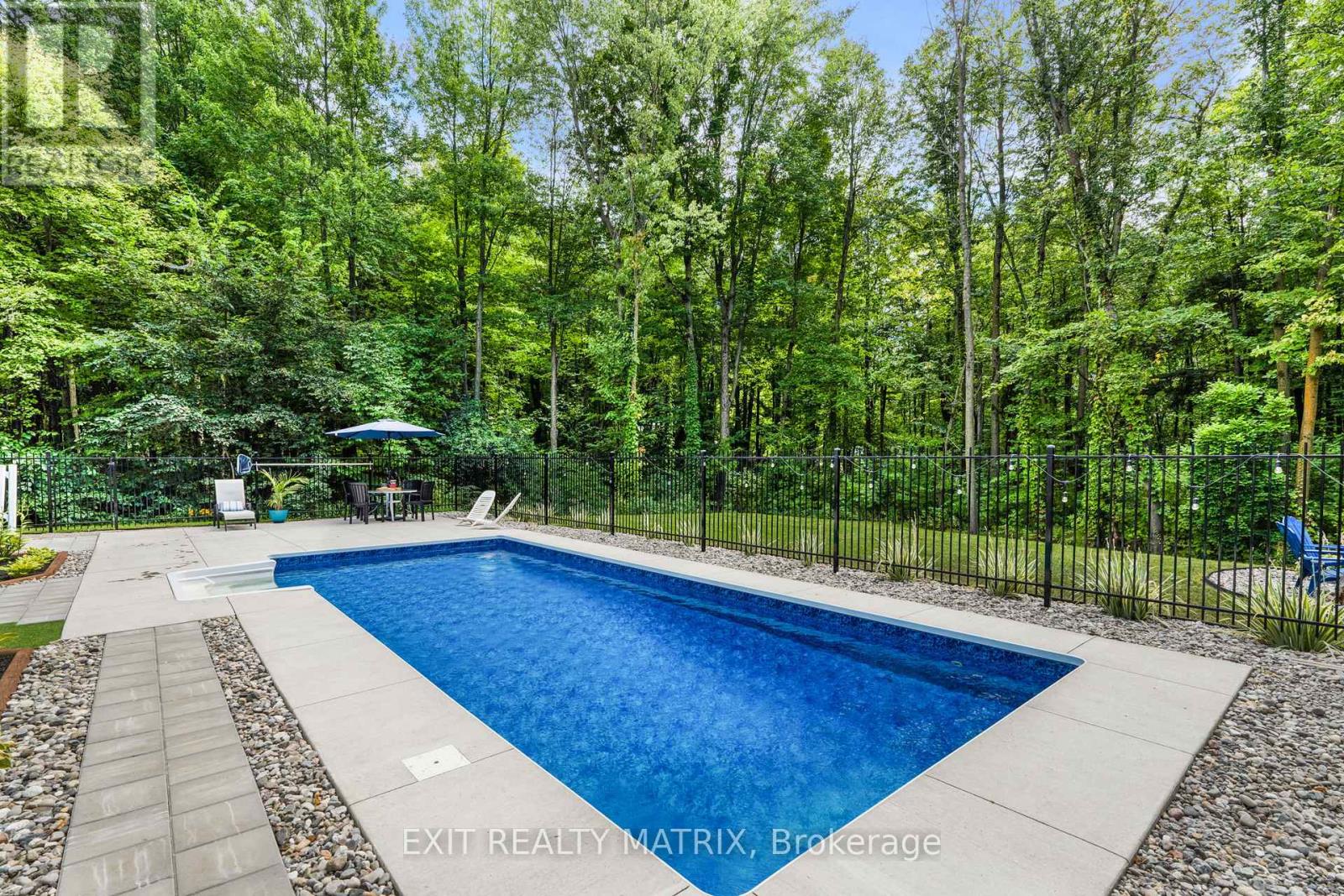 Photo 17 of 1736 Groves Road, Russell ON