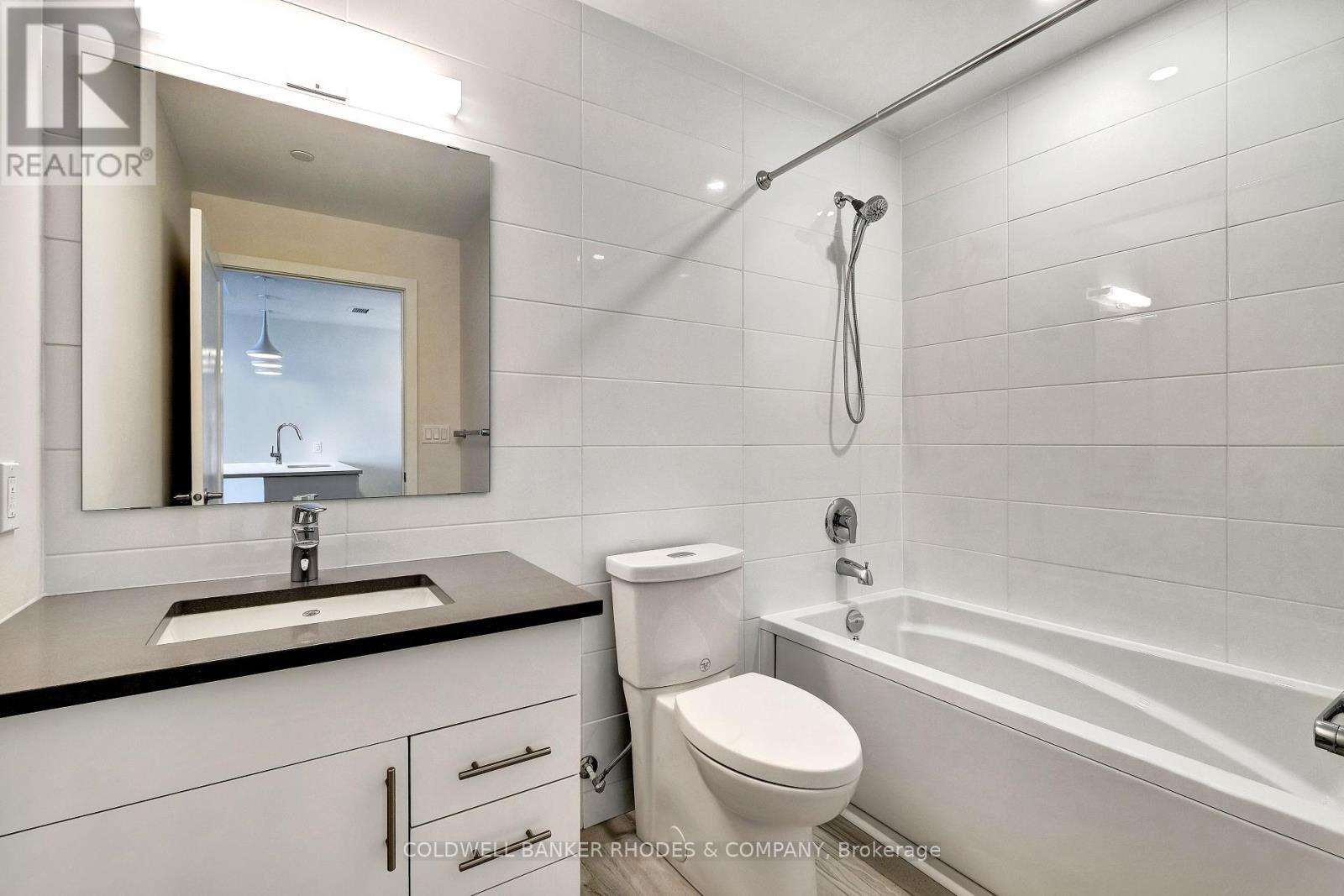 Photo 3 of 512 530 De Mazenod Avenue, Ottawa ON