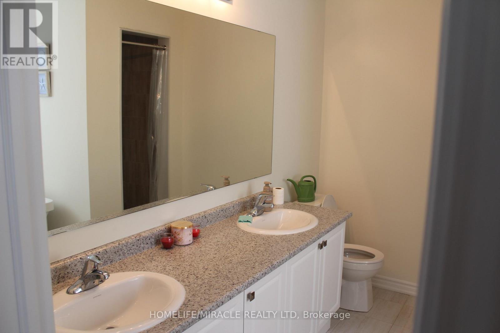 Photo 2 of 1108 Cameo Street, Pickering ON