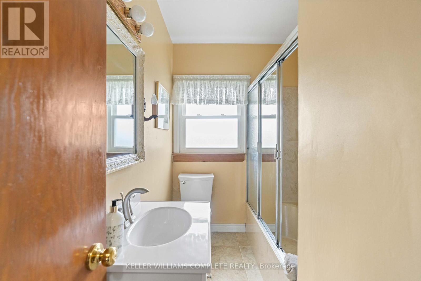 Photo 13 of 109 Highland Avenue, Port Colborne ON