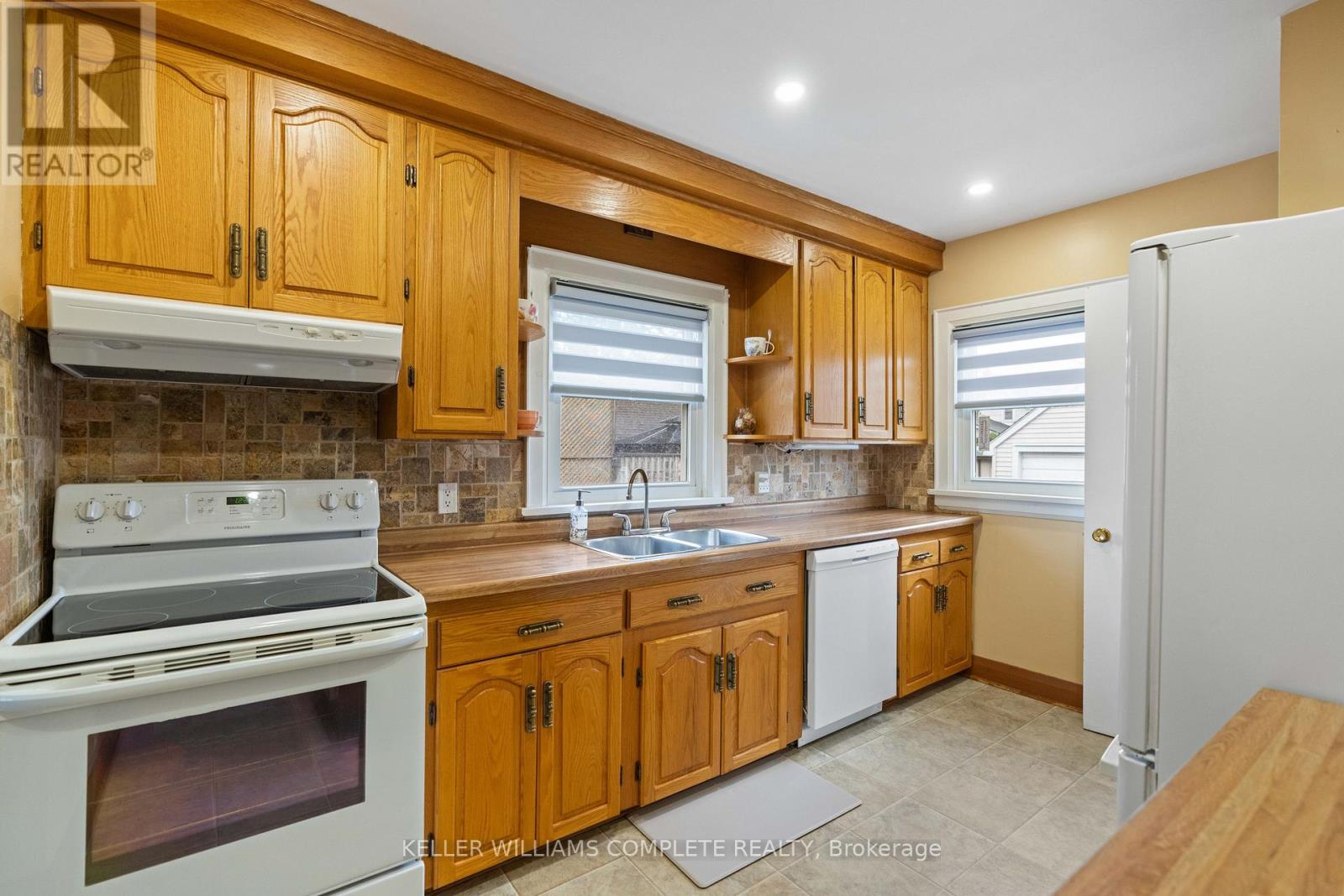 Photo 8 of 109 Highland Avenue, Port Colborne ON